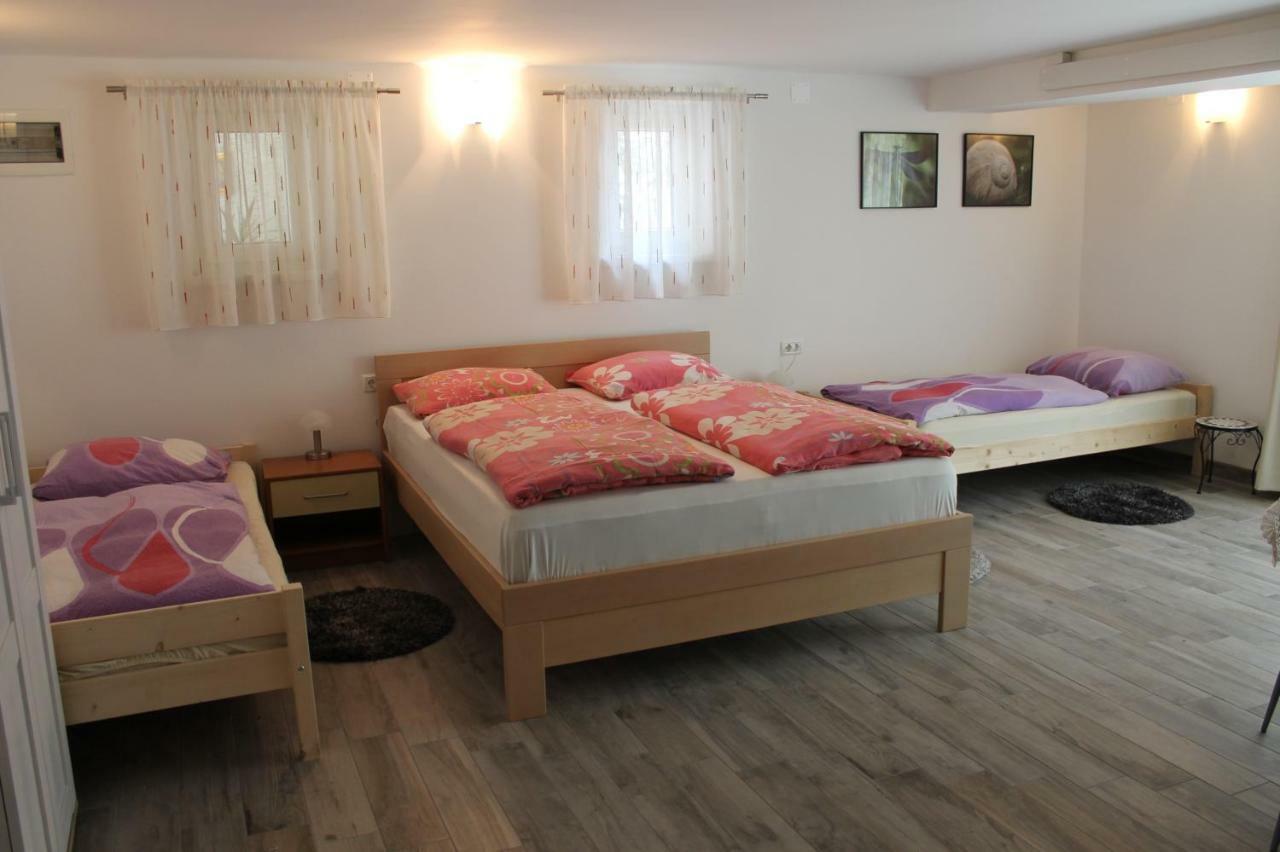 פוסטוינה Rooms Jurca מראה חיצוני תמונה