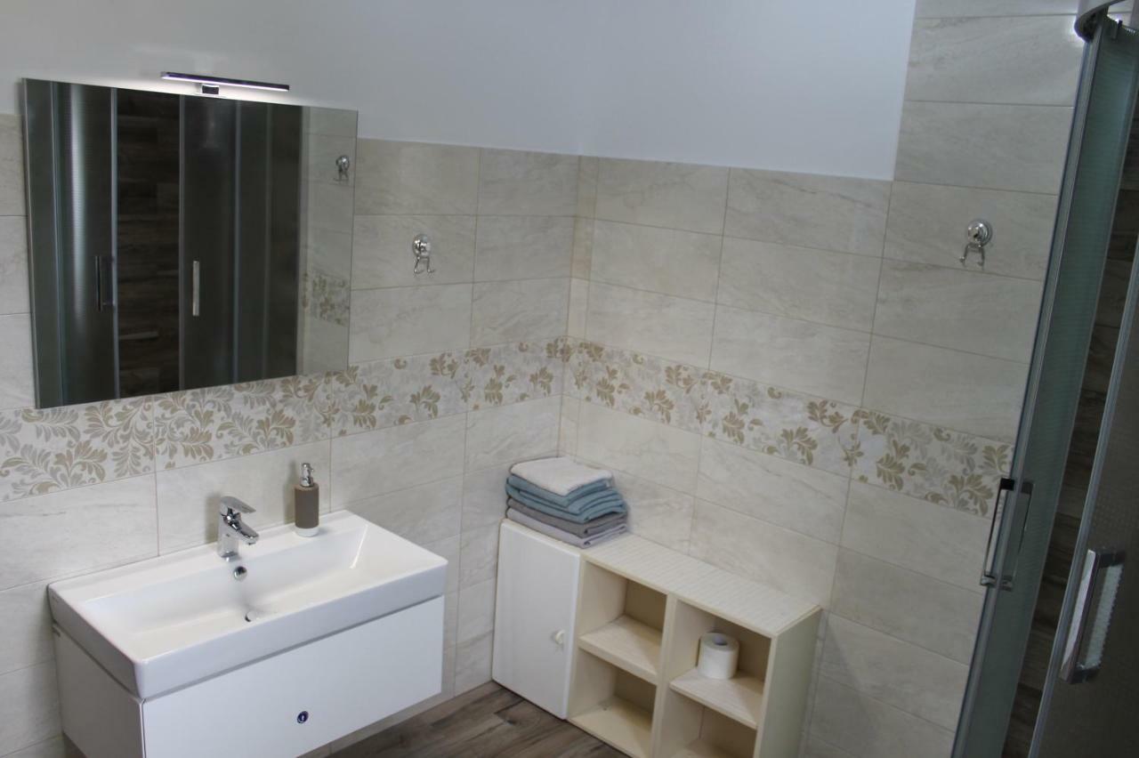 פוסטוינה Rooms Jurca מראה חיצוני תמונה