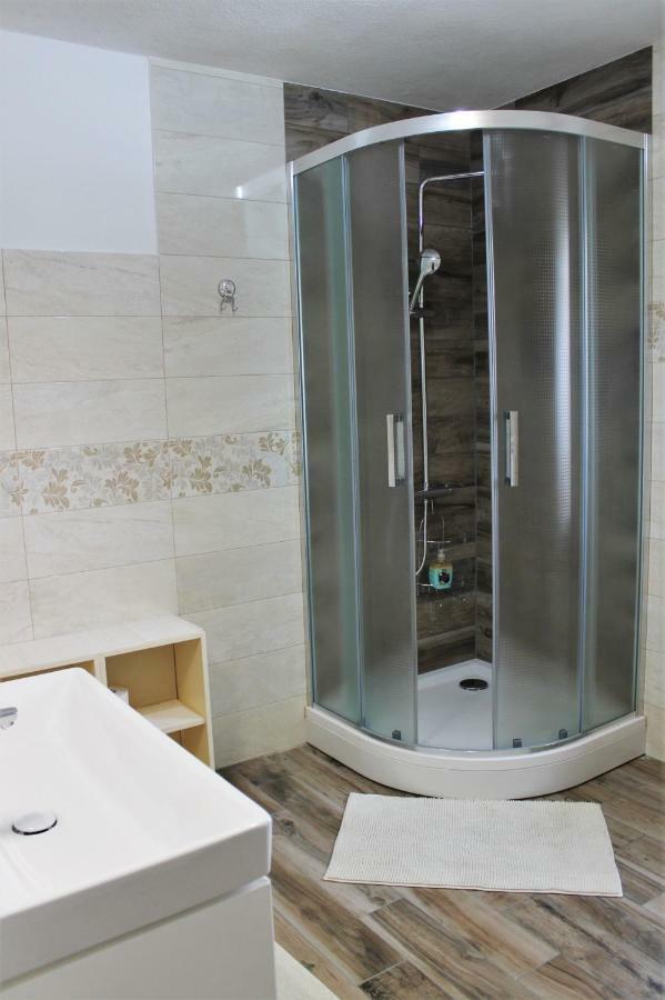 פוסטוינה Rooms Jurca מראה חיצוני תמונה