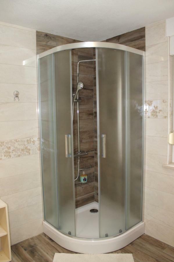פוסטוינה Rooms Jurca מראה חיצוני תמונה